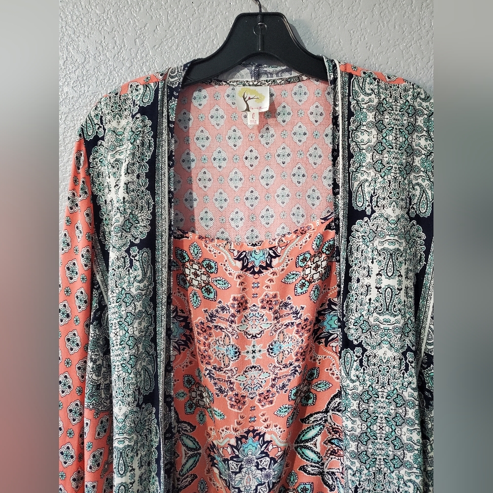 Women's Multicolor Patterned Top - Picture 9 of 11